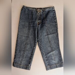 Retro 1 Cotton Medium Wash Capri Jeans. Waist 27-28 inches.